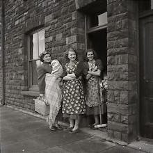 Women on doorstep, 1950s