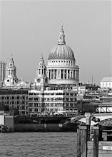 City romance, St. Paul's Cathedral