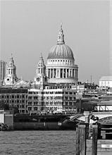 City romance, St. Paul's Cathedral