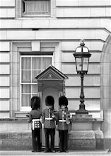 Guardsmen Buckingham Palace