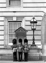 Guardsmen Buckingham Palace