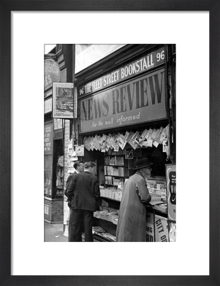 Newspaper vendor in Fleet Street, London 1950