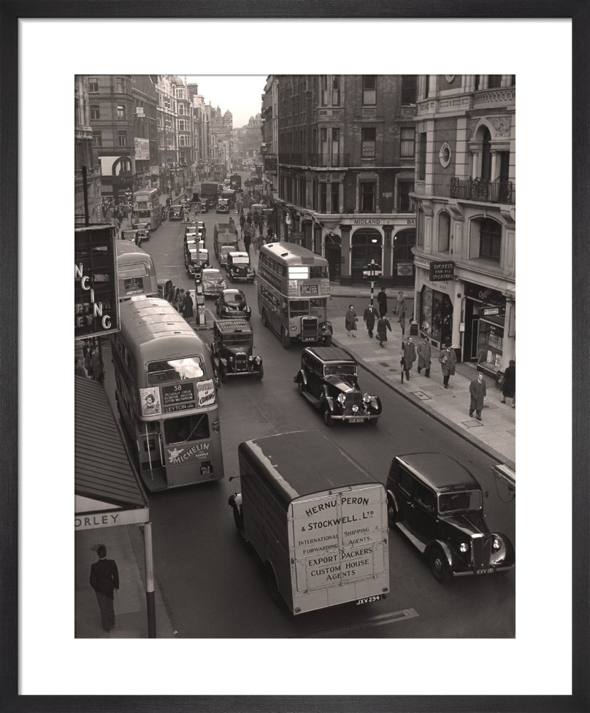 Rolls Royce in London scene