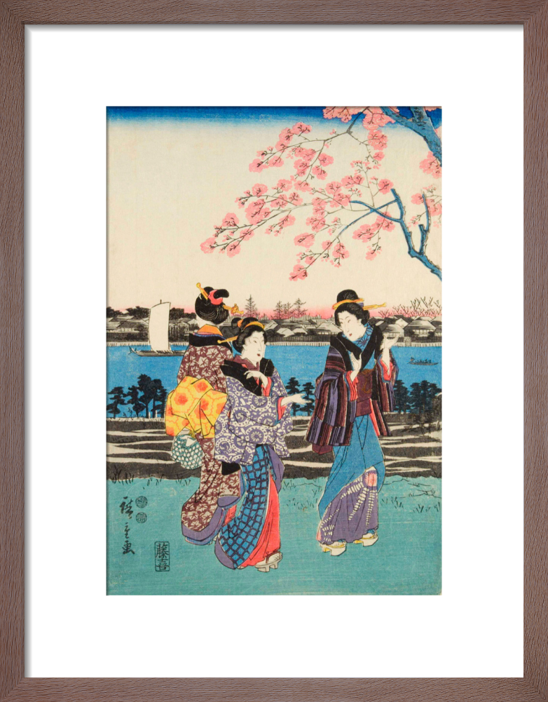 Women travelling on the beach of Futami